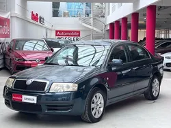 Canadiangrün metallic Gebraucht 2002 Skoda Superb Comfort Limousine | 1.999 € (Superpreis)