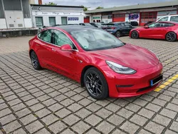 Rot Gebraucht 2019 Tesla Model 3 Long Range AWD Limousine | 16.970 €