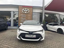 Weiß Gebraucht 2021 Toyota Corolla Team Kombi | 23.495 € (Guter Preis)