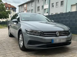Grau Gebraucht 2023 VW Passat Business Kombi | 27.950 € (Guter Preis)