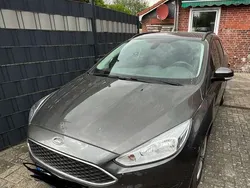 Grau Gebraucht 2015 Ford Focus Business Edition Kombi | 5.900 € (Guter Preis)