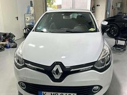 Weiß Gebraucht 2015 Renault Clio IV LIMITED Kleinwagen | 7.800 € (Etwas zu teuer)