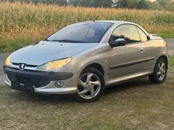 Grau Gebraucht 2002 Peugeot 206 CC Platinum Cabrio | 2.490 € (Fairer Preis)