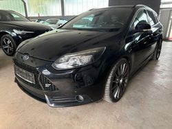 Schwarz Gebraucht 2012 Ford Focus ST Kombi | 7.600 € (Fairer Preis)