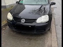 Schwarz Gebraucht 2006 VW Golf V Limousine | 2.600 € (Fairer Preis)