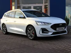 Weiß Neu 2024 Ford Focus ST-Line Limousine | 30.450 € (Etwas zu teuer)