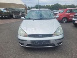 Silber Gebraucht 2002 Ford Focus Limousine | 990 € (Fairer Preis)