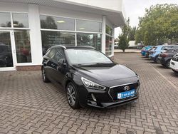 Schwarz Gebraucht 2017 Hyundai i30 Trend Kombi | 13.950 € (Fairer Preis)