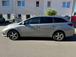Grau Gebraucht 2015 Toyota Auris Touring Sports Comfort Kombi | 10.800 € (Fairer Preis)