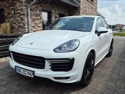 Weiß Gebraucht 2016 Porsche Cayenne GTS Chrono SUV | 50.500 € (Teuer)