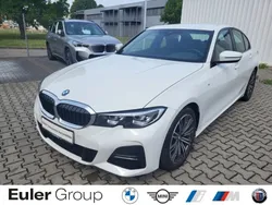 Weiss Gebraucht 2022 BMW 318 Performance Limousine | 30.949 € (Guter Preis)
