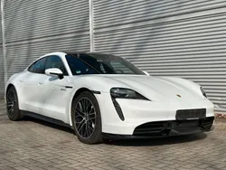 Weiß Gebraucht 2020 Porsche Taycan Turbo Limousine | 75.750 €