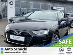 Midnight schwarz metallic Gebraucht 2022 Audi A4 Business Kombi | 25.270 € (Superpreis)