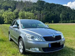 Silber Gebraucht 2013 Skoda Octavia Ambition Kombi | 9.400 € (Fairer Preis)