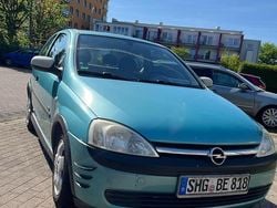 Blau Gebraucht 2003 Opel Corsa Kleinwagen | 1.600 €