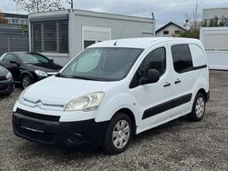 Weiß Gebraucht 2010 Citroën Berlingo Van / Kleinbus | 1.399 € (Etwas zu teuer)
