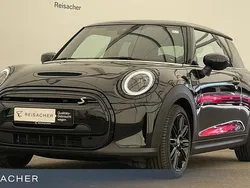 Midnight black metallic Gebraucht 2022 Mini Cooper SE Kleinwagen | 18.440 € (Fairer Preis)
