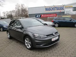 Grau Gebraucht 2019 VW Golf VII Trendline Limousine | 15.000 € (Fairer Preis)