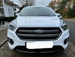 Weiß Gebraucht 2018 Ford Kuga ST-Line SUV | 19.500 € (Fairer Preis)