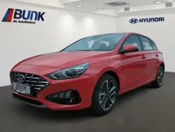 Engine red Gebraucht 2024 Hyundai i30 Trend Limousine | 23.990 € (Fairer Preis)