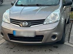 Grau Gebraucht 2010 Nissan Note Kleinwagen | 1.800 €