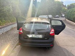 Schwarz Gebraucht 2012 Ford Focus Limousine | 3.999 € (Fairer Preis)