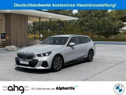 Grau Neu 2025 BMW 550e M Sport Kombi | 69.990 €