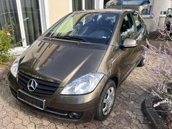 Bronze Gebraucht 2010 Mercedes A180 Kleinwagen | 3.990 € (Guter Preis)