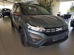 Safarigrüngrau metallic Gebraucht 2024 Dacia Jogger Extreme Van / Kleinbus | 22.850 € (Fairer Preis)