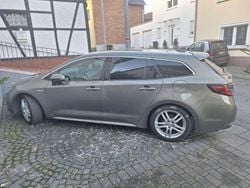 Braun Gebraucht 2019 Toyota Corolla Hybrid Lounge Kombi | 19.400 € (Fairer Preis)