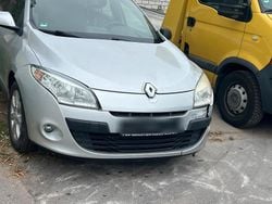 Grün Gebraucht 2011 Renault Mégane III Kombi | 2.450 € (Superpreis)