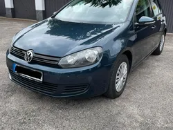 Blau Gebraucht 2010 VW Golf VI Comfortline Limousine | 5.790 € (Etwas zu teuer)