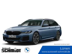 Arctic race blue metallic Gebraucht 2022 BMW 540 Kombi | 53.770 €