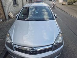 Silber Gebraucht 2009 Opel Astra GTC Sport Limousine | 2.200 € (Guter Preis)