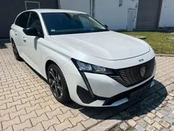Weiß Gebraucht 2022 Peugeot 308 Allure Kombi | 16.500 € (Fairer Preis)