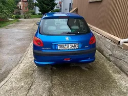 Blau Gebraucht 2004 Peugeot 206 Kleinwagen | 750 € (Guter Preis)
