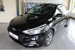 Schwarz Gebraucht 2020 Hyundai i20 Advantage Limousine | 13.998 € (Fairer Preis)