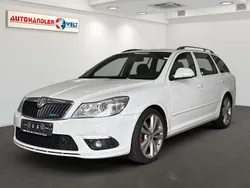 Weiß Gebraucht 2011 Skoda Octavia RS Kombi | 4.399 € (Fairer Preis)