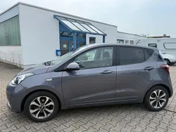 Grau Gebraucht 2017 Hyundai i10 Trend Kleinwagen | 9.200 € (Fairer Preis)