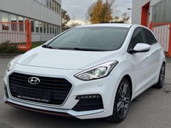 Weiß Gebraucht 2017 Hyundai i30 Turbo Limousine | 11.990 € (Etwas zu teuer)