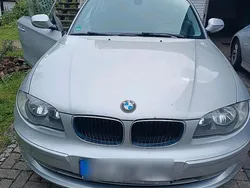 Silber Gebraucht 2010 BMW 118 Kleinwagen | 2.999 €