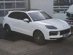 Pure white/weiss Gebraucht 2024 Porsche Cayenne SUV | 81.999 €