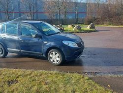 Blau Gebraucht 2012 Dacia Sandero Kombi | 650 €