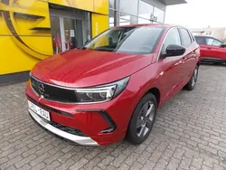 Lackierung bright red/metallic klarlack Gebraucht 2023 Opel Grandland X Elegance SUV | 21.490 € (Superpreis)