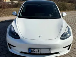 Weiß Gebraucht 2022 Tesla Model 3 Standard Range Limousine | 33.500 € (Teuer)