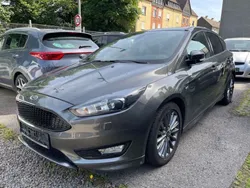 Grau Gebraucht 2018 Ford Focus ST-Line Limousine | 12.790 € (Superpreis)