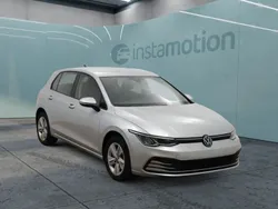 Silber Gebraucht 2022 VW Golf VIII Life Limousine | 22.258 € (Fairer Preis)