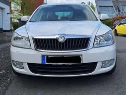 Weiß Gebraucht 2012 Skoda Octavia Elegance Kombi | 7.300 € (Fairer Preis)