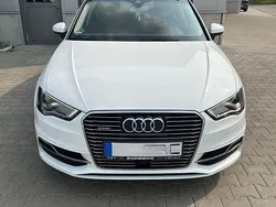 Weiß Gebraucht 2016 Audi A3 Sportback e-tron Ambition Limousine | 15.290 € (Etwas zu teuer)
