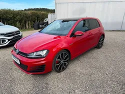 Rot Gebraucht 2016 VW Golf VII Sound Limousine | 15.950 € (Etwas zu teuer)